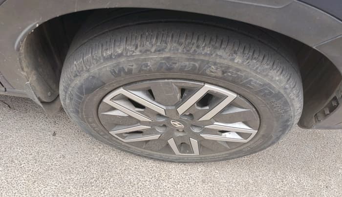 2021 Hyundai VENUE SX 1.0 TURBO, Petrol, Manual, 43,655 km, tyre