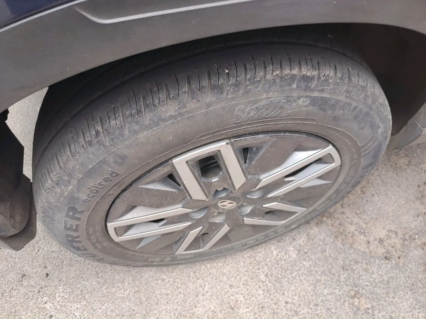 2021 Hyundai VENUE SX 1.0 TURBO, Petrol, Manual, 43,655 km, tyre