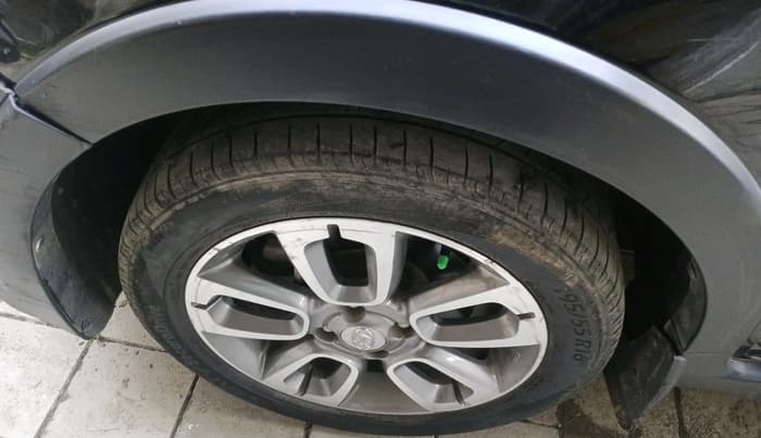 2017 Hyundai i20 Active 1.2 S, Petrol, Manual, 1,84,548 km, tyre