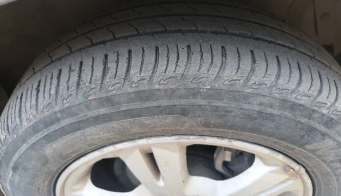2011 Hyundai i20 SPORTZ 1.2, Petrol, Manual, 64,176 km, tyre