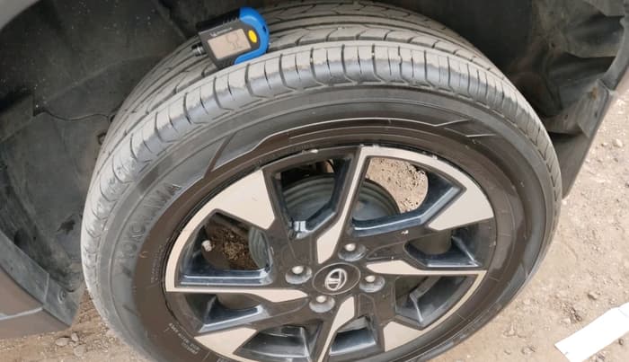 2022 Tata PUNCH CREATIVE  MT, Petrol, Manual, 64,811 km, tyre
