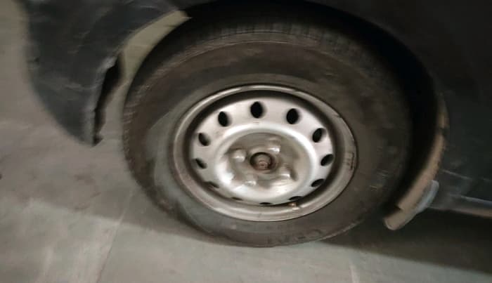 2011 Hyundai i10 ERA 1.1, Petrol, Manual, 60,451 km, tyre