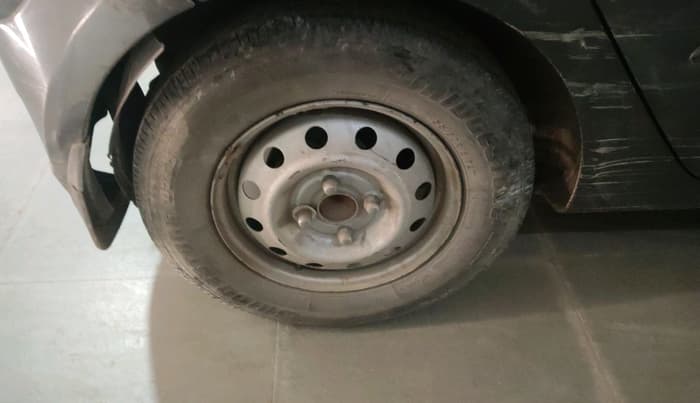 2011 Hyundai i10 ERA 1.1, Petrol, Manual, 60,451 km, tyre