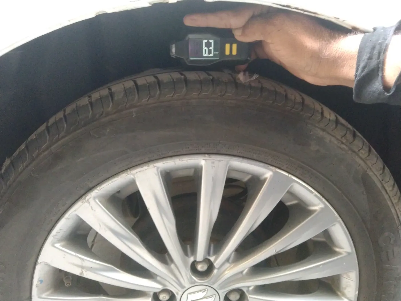 2016 Maruti Ciaz ZDI+ SHVS, Diesel, Manual, 97,821 km, tyre