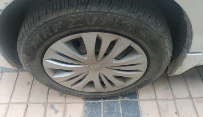 2014 Maruti Ertiga VXI CNG, CNG, Manual, 82,190 km, tyre
