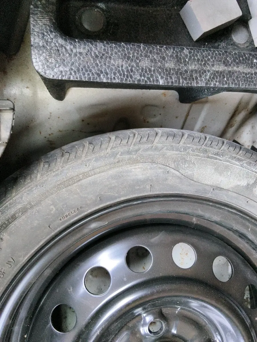 2013 Maruti Wagon R 1.0 VXI, Petrol, Manual, 51,748 km, tyre