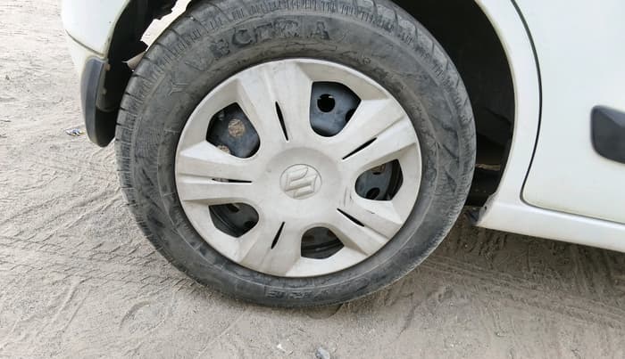 2013 Maruti Wagon R 1.0 VXI, Petrol, Manual, 51,748 km, tyre