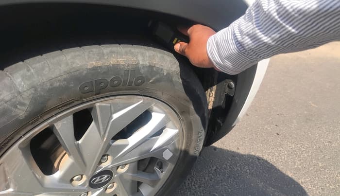 2022 Hyundai Creta SX 1.5 PETROL, Petrol, Manual, 39,492 km, tyre