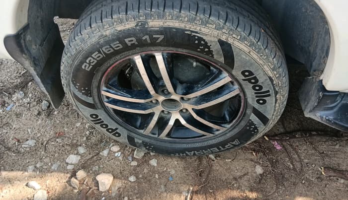 2018 Mahindra Scorpio S7, Diesel, Manual, 99,844 km, tyre