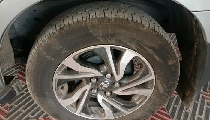 2025 Toyota Innova Crysta GX Plus 8 STR, Diesel, Manual, 15,374 km, tyre