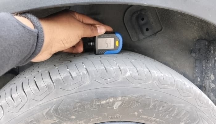 2023 Tata NEXON FEARLESS + SUNROOF DCA DUAL TONE 1.2 PETROL, Petrol, Automatic, 30,443 km, tyre