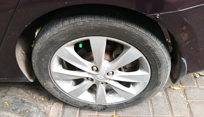 2011 Hyundai Verna FLUIDIC 1.6 VTVT SX OPT, Petrol, Manual, 1,11,727 km, tyre