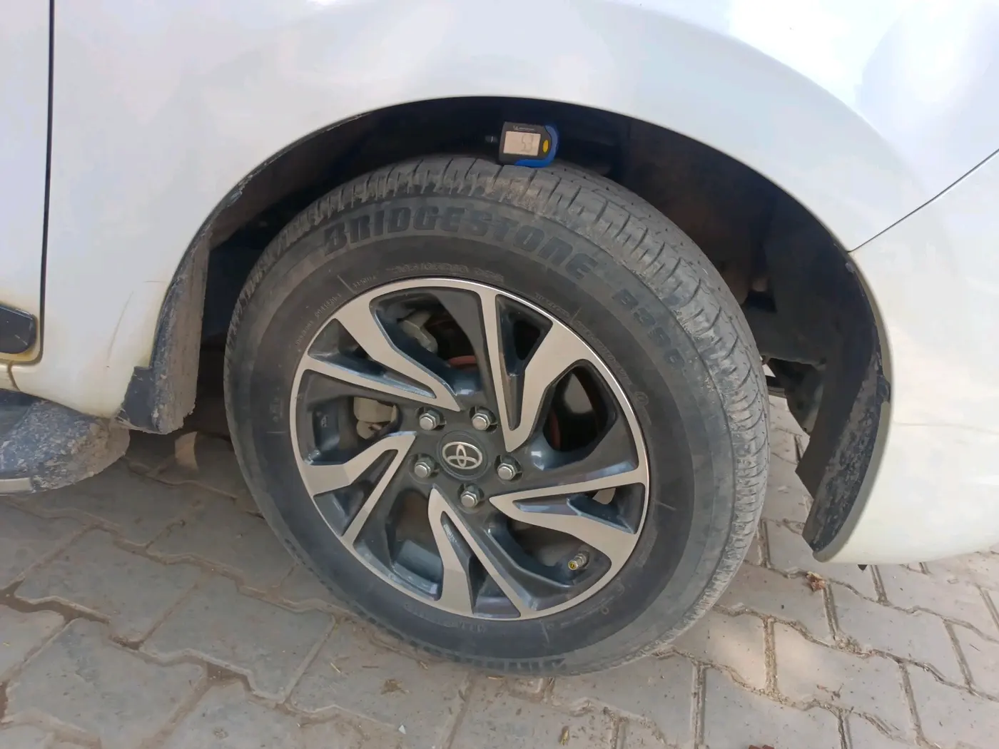 2022 Toyota Innova Crysta 2.7 VX 7 STR, Petrol, Manual, 30,925 km, tyre