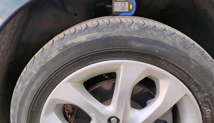 2013 Nissan Micra XV CVT, Petrol, Automatic, 1,06,451 km, tyre