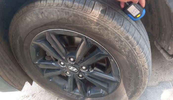 2017 Hyundai Creta SX 1.6 DIESEL, Diesel, Manual, 1,17,250 km, tyre