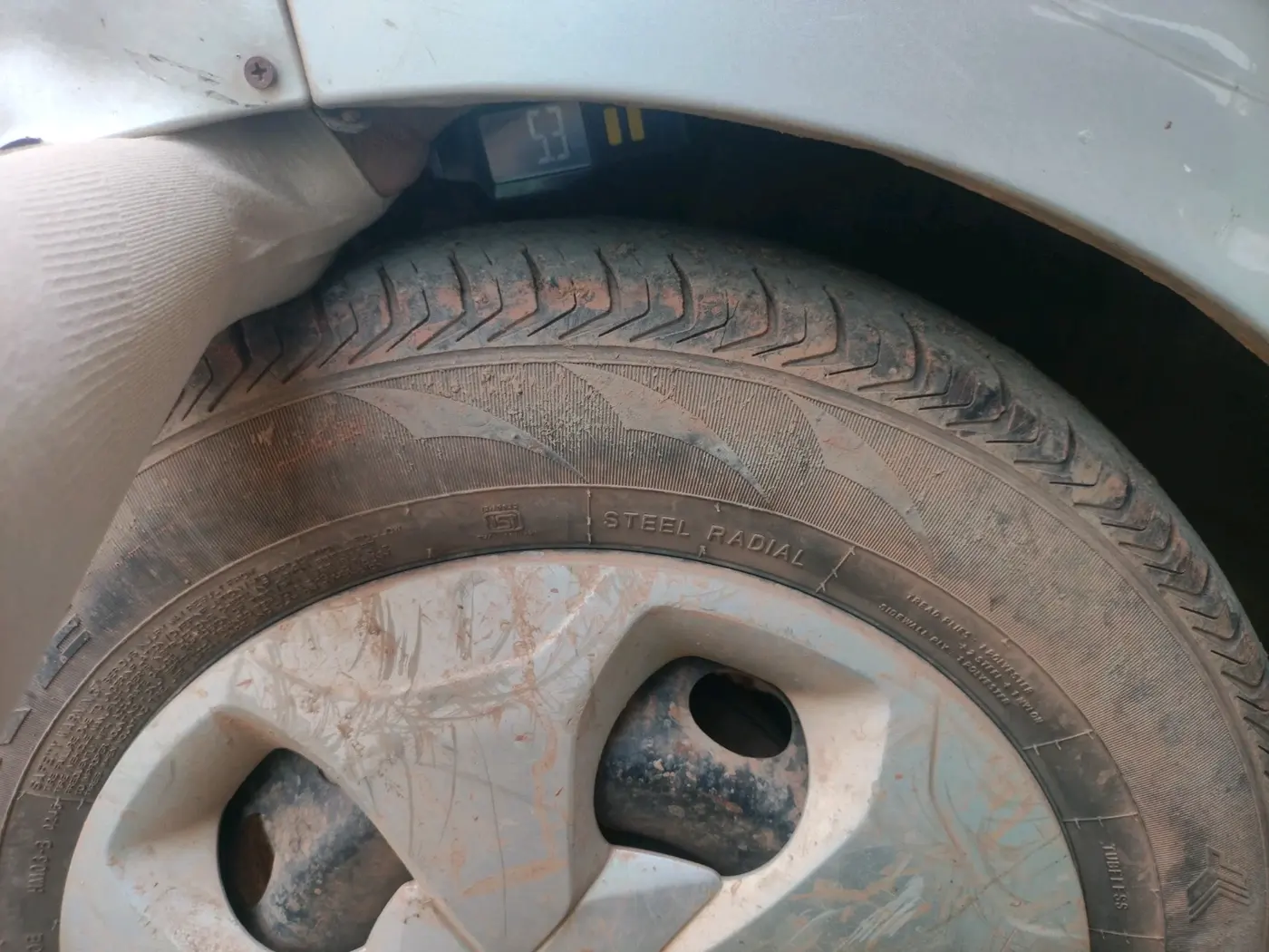 2018 Tata Tiago XT PETROL, CNG, Manual, 1,69,200 km, tyre