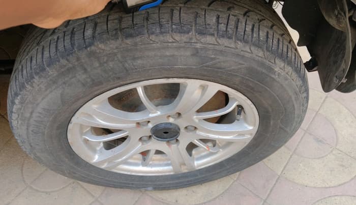 2013 Mahindra Quanto C4, Diesel, Manual, 73,556 km, tyre