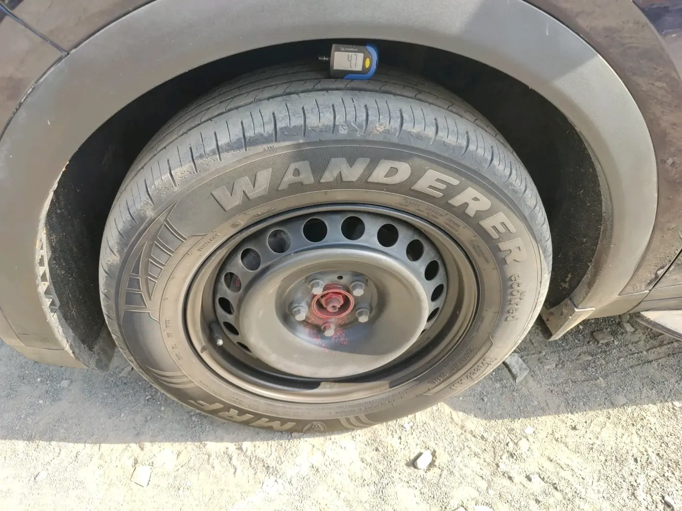 2022 Mahindra XUV700 AX 3 P MT 5 STR, CNG, Manual, 35,000 km, tyre