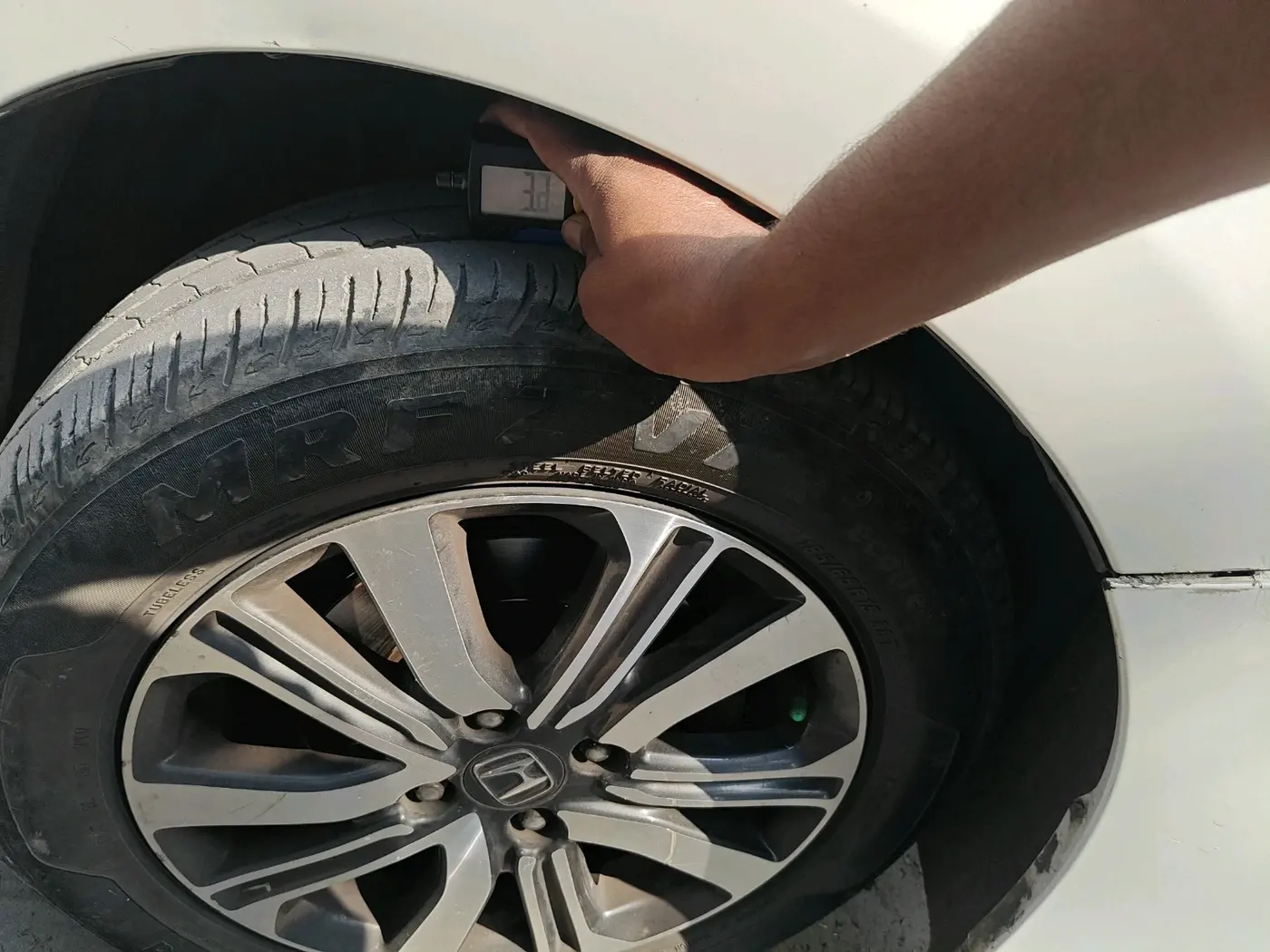 2019 Honda City 1.5L I-VTEC V MT, CNG, Manual, 1,37,718 km, tyre