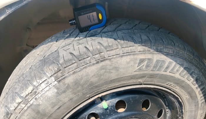 2021 Maruti Swift VXI, CNG, Manual, 59,701 km, tyre