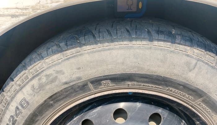 2021 Maruti Swift VXI, CNG, Manual, 59,701 km, tyre