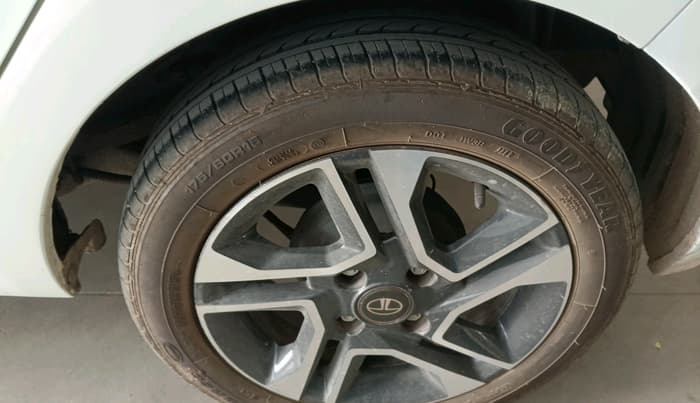 2022 Tata Tiago XZA PLUS PETROL, Petrol, Automatic, 15,398 km, tyre