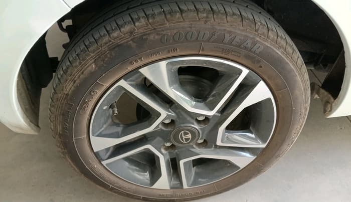 2022 Tata Tiago XZA PLUS PETROL, Petrol, Automatic, 15,398 km, tyre