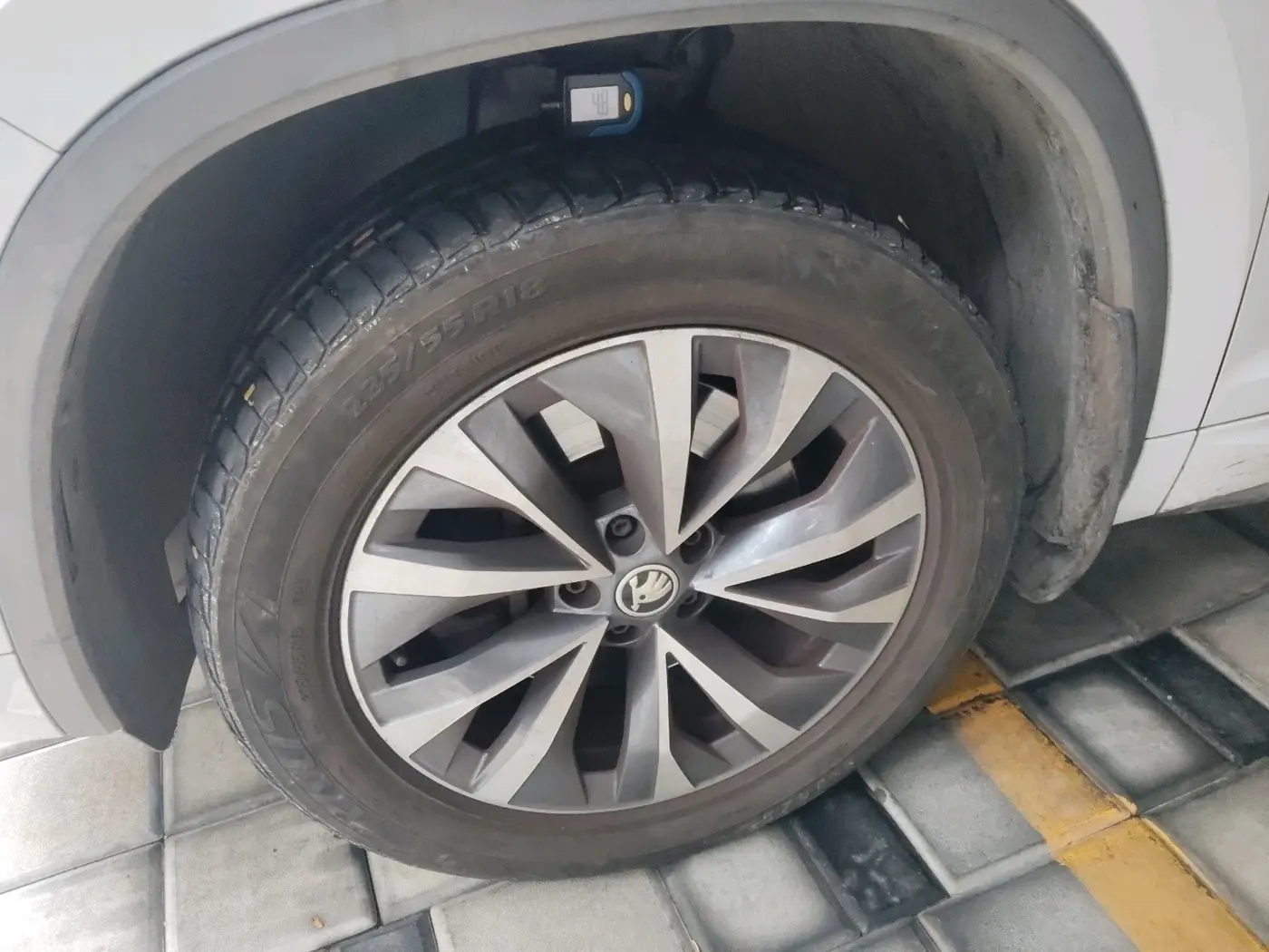 2023 Skoda Kodiaq SPORTLINE, Petrol, Automatic, 22,116 km, tyre
