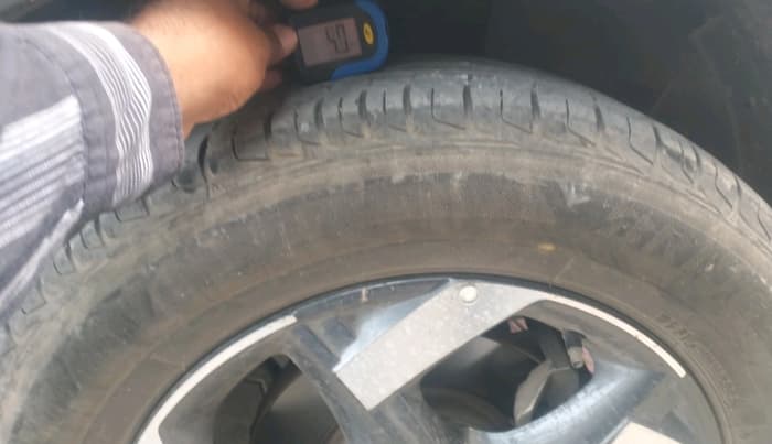 2019 Hyundai VENUE SX 1.4 CRDI, Diesel, Manual, 2,14,791 km, tyre