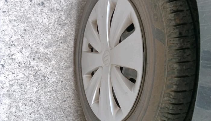 2018 Maruti Ertiga VXI AT, Petrol, Automatic, 21,758 km, tyre