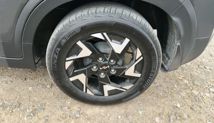2022 KIA SONET X LINE 1.0 DCT, Petrol, Automatic, 77,067 km, tyre