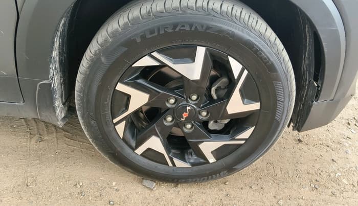 2022 KIA SONET X LINE 1.0 DCT, Petrol, Automatic, 77,067 km, tyre