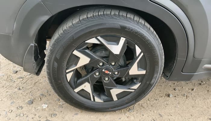 2022 KIA SONET X LINE 1.0 DCT, Petrol, Automatic, 77,067 km, tyre