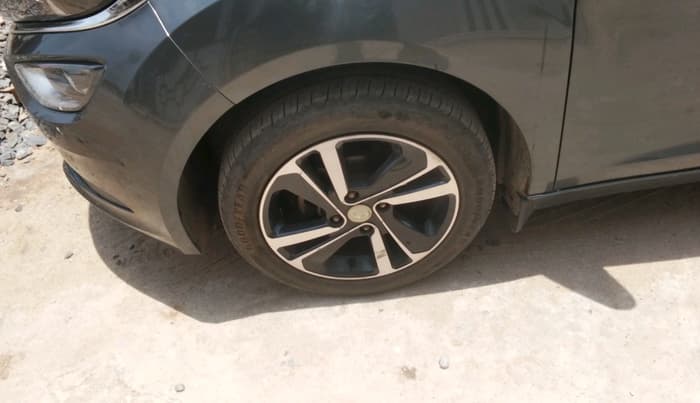 2021 Tata ALTROZ XZ PETROL, Petrol, Manual, 32,569 km, tyre