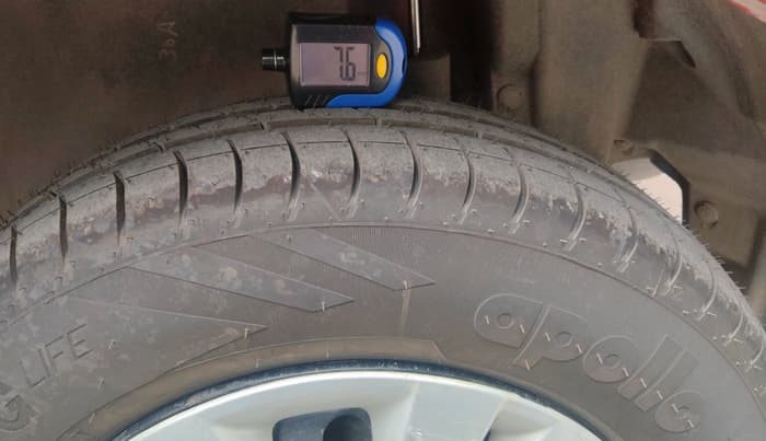 2014 Maruti Swift Dzire VXI, Petrol, Manual, 28,819 km, tyre