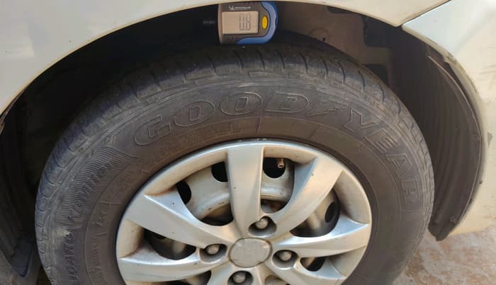 2016 Hyundai Eon ERA +, Petrol, Manual, 88,840 km, tyre