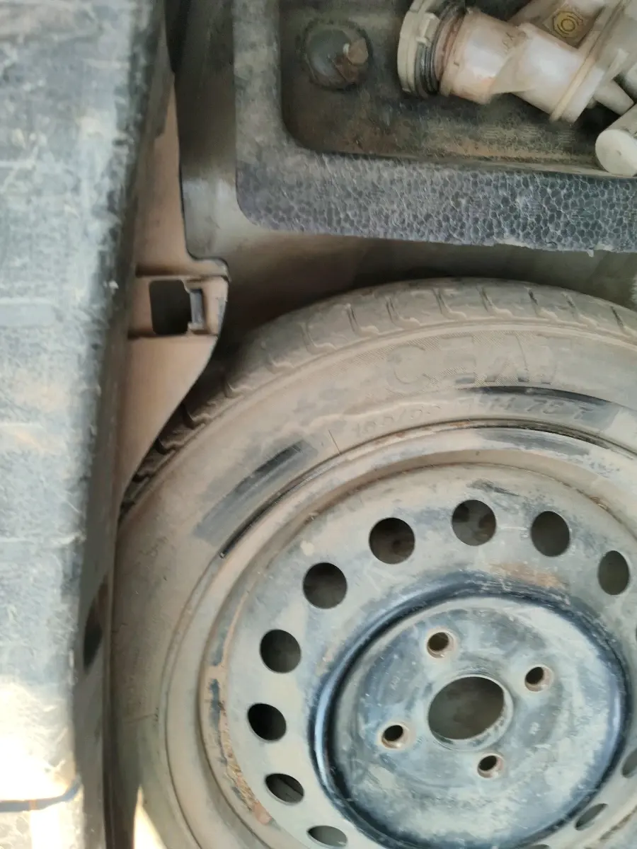 2014 Maruti Wagon R 1.0 VXI, Petrol, Manual, 1,50,000 km, tyre