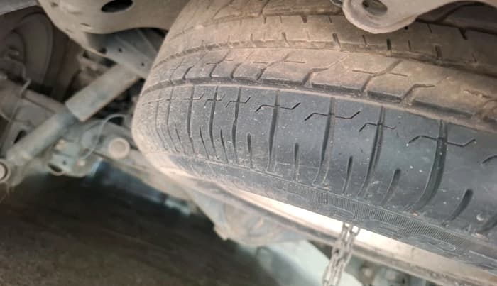2018 Toyota Innova Crysta 2.4 VX 8 STR, Diesel, Manual, 1,10,216 km, tyre