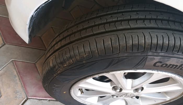 2015 Hyundai Grand i10 ASTA 1.2 KAPPA VTVT, Petrol, Manual, 1,06,366 km, tyre