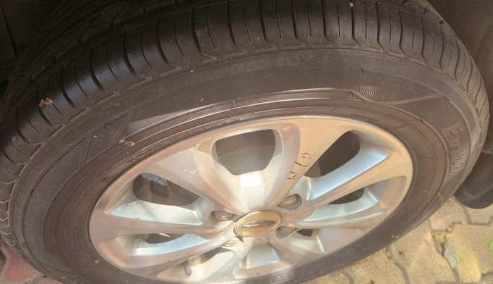 2011 Ford Figo ZXI 1.2 PETROL, Petrol, Manual, 60,000 km, tyre