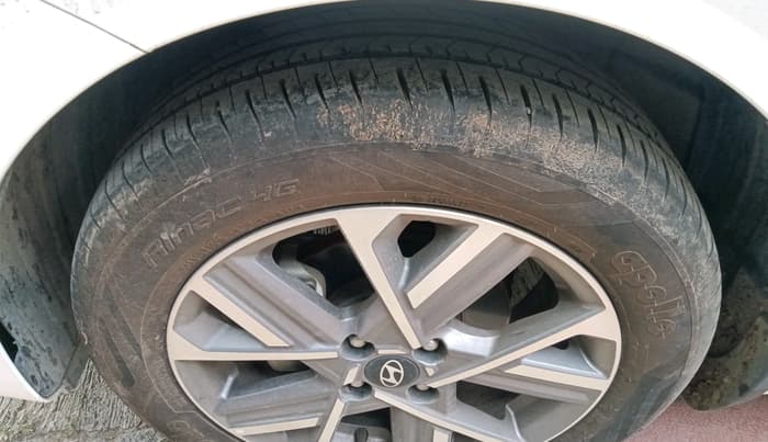 2023 Hyundai Verna SX 1.5 l MPI, Petrol, Manual, 9,149 km, tyre