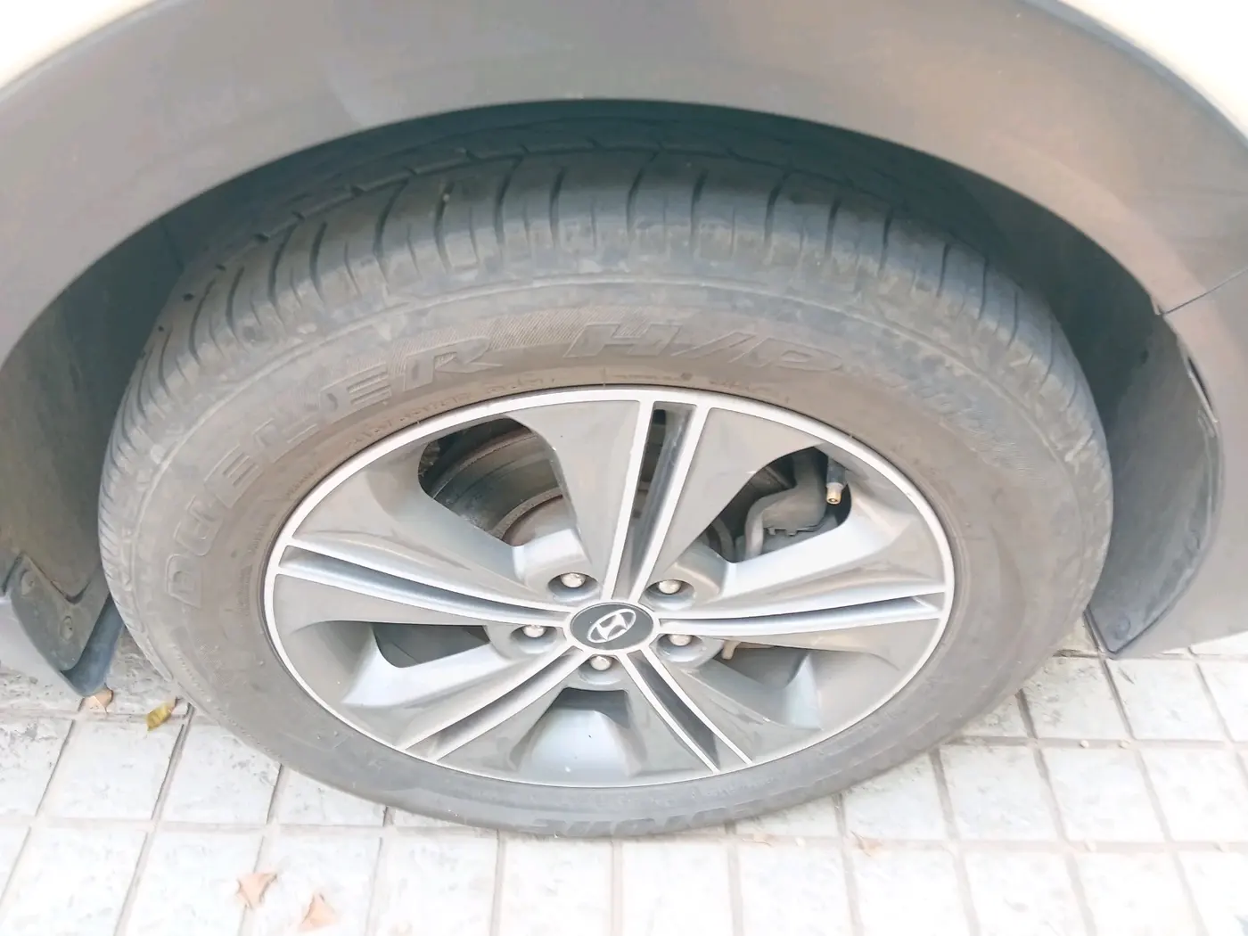 2017 Hyundai Creta SX (O) 1.6 DIESEL, Diesel, Manual, 2,12,902 km, tyre