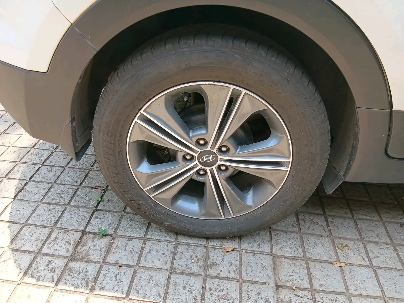 2017 Hyundai Creta SX (O) 1.6 DIESEL, Diesel, Manual, 2,12,902 km, tyre