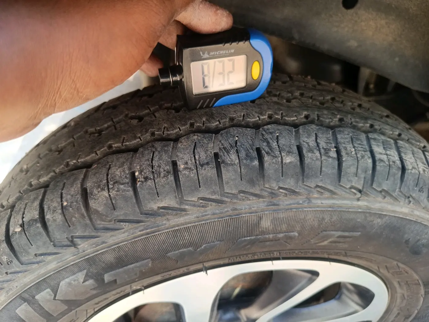 2024 Maruti Eeco 7 STR STD 1.2, Petrol, Manual, 4,883 km, tyre
