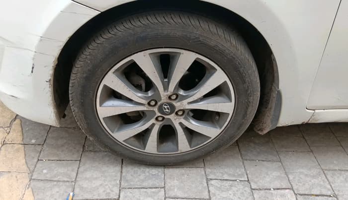 2015 Hyundai Verna FLUIDIC 4S 1.6 VTVT S(O), Petrol, Manual, 1,33,969 km, tyre
