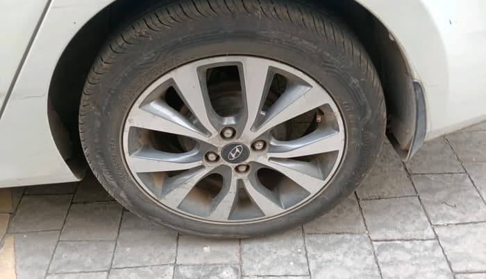 2015 Hyundai Verna FLUIDIC 4S 1.6 VTVT S(O), Petrol, Manual, 1,33,969 km, tyre