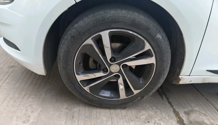 2021 Tata ALTROZ XZ DIESEL, Diesel, Manual, 57,901 km, tyre