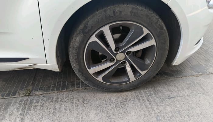 2021 Tata ALTROZ XZ DIESEL, Diesel, Manual, 57,901 km, tyre