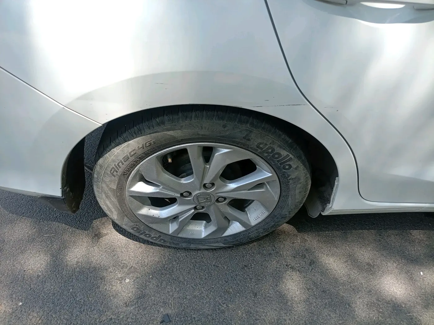 2019 Honda Amaze 1.5L I-DTEC VX CVT, Diesel, Automatic, 1,21,272 km, tyre