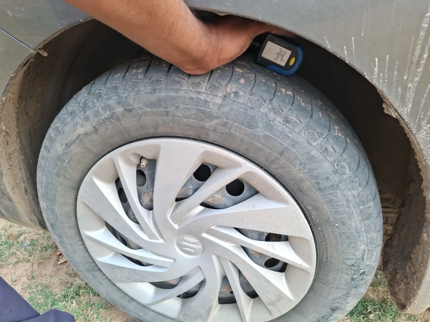 2021 Maruti Ertiga VXI SHVS, CNG, Manual, 1,12,000 km, tyre